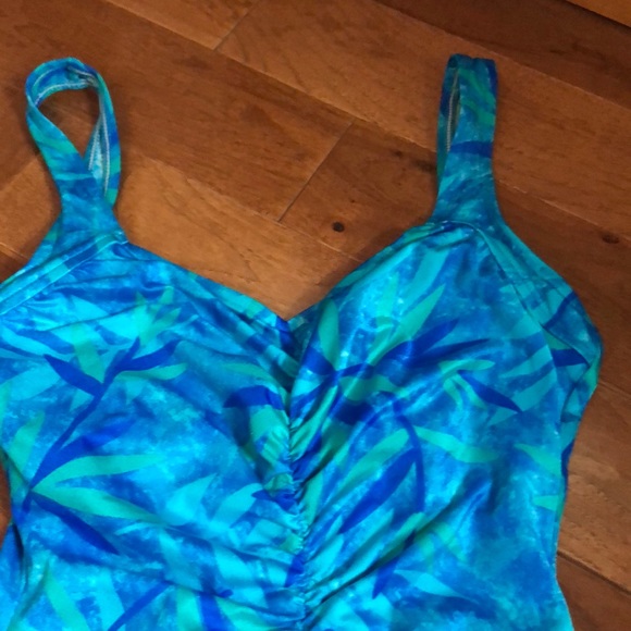 Maxine of Hollywood one piece swimsuit - Picture 2 of 8